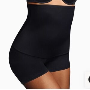 Maidenform NWT Cool Comfort Flexees Thigh Slimmer Short Light Control  227 913